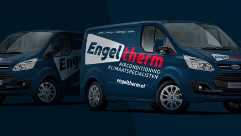 Streamer bedrijfsbus met nieuwe huisstijl